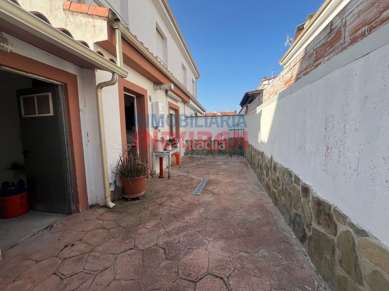Foto 760aa732-ecd3-438b-aa2e-68c0a3567ada. Casa adossada a Peraleda de la Mata
