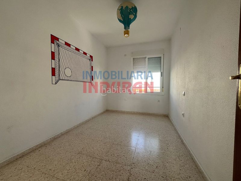 Foto c016fc3c-d55d-4c7f-8c9a-440992470c01. Casa adossada a Peraleda de la Mata