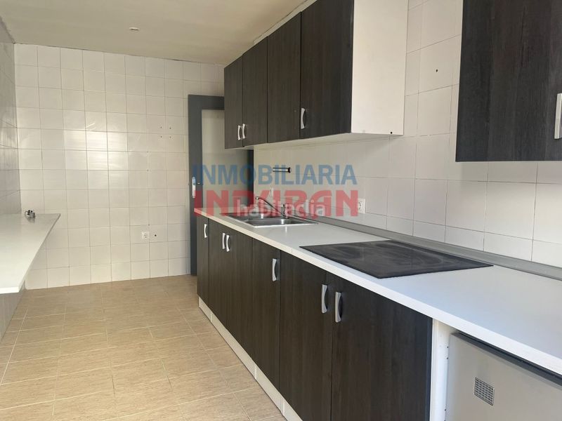Foto ef31abfd-9985-4bed-9bd1-038f75f6ee56. Casa adossada a Peraleda de la Mata