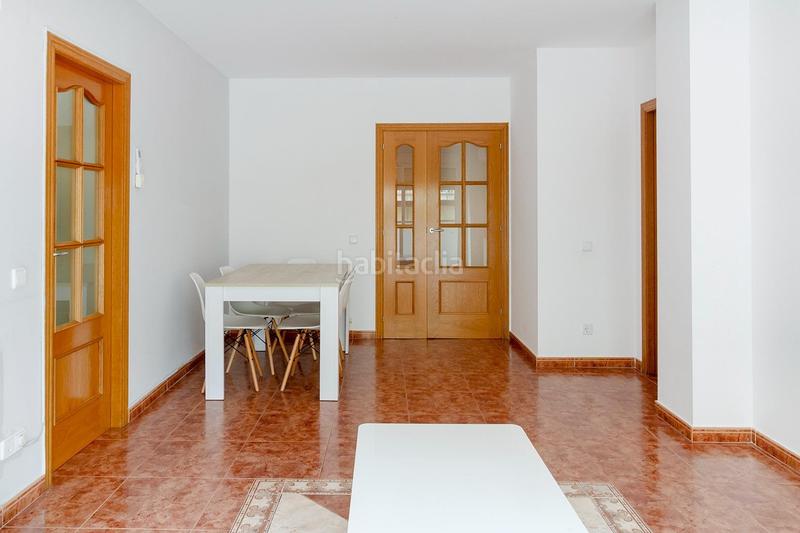 Foto 0c077830-b4e0-4d2c-b242-ece287c00f27. Piso amplio piso con jardín, barbacoa y piscina comunitaria en Gavà
