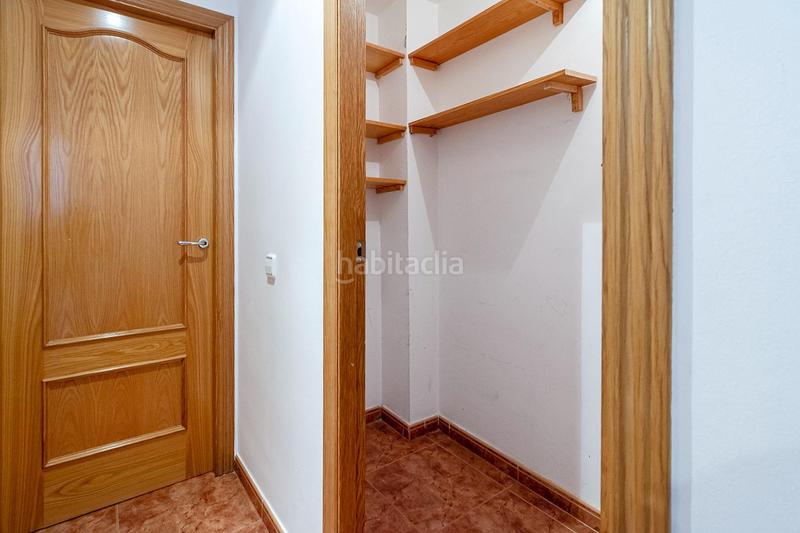 Foto 1baee2d9-2920-4a54-a774-bb3d8f9bcc29. Piso amplio piso con jardín, barbacoa y piscina comunitaria en Gavà