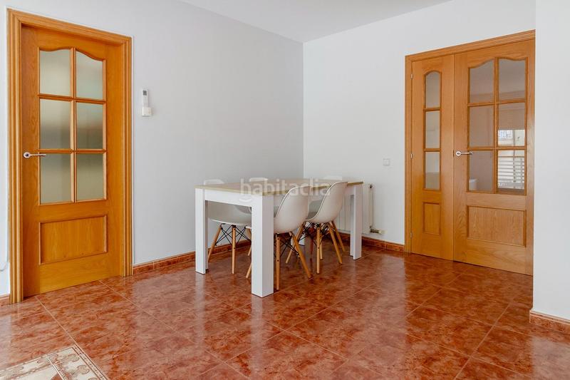 Foto 353852c9-c0c5-43f0-8fe2-44e78d5f339b. Piso amplio piso con jardín, barbacoa y piscina comunitaria en Gavà