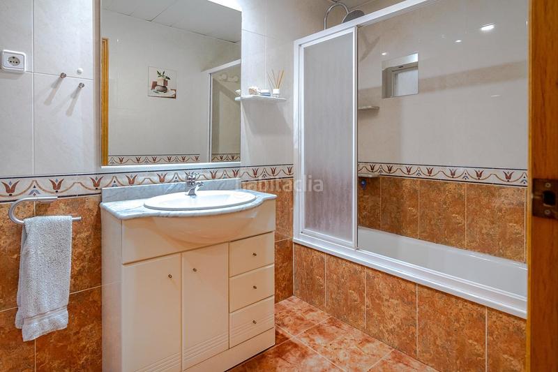 Foto 492acfb7-0a31-4285-a51c-f2c346da684a. Piso amplio piso con jardín, barbacoa y piscina comunitaria en Gavà
