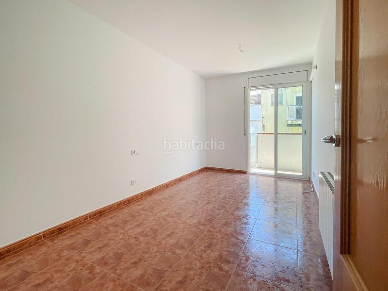 Foto 59e9e6a9-4b7d-4264-8aac-8436996fb136. Piso amplio piso con jardín, barbacoa y piscina comunitaria en Gavà