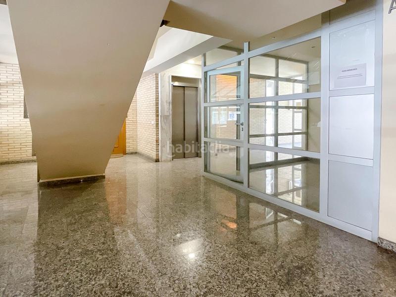 Foto afd9a847-0215-4b64-9e3b-bcb5040d0e37. Piso amplio piso con jardín, barbacoa y piscina comunitaria en Gavà