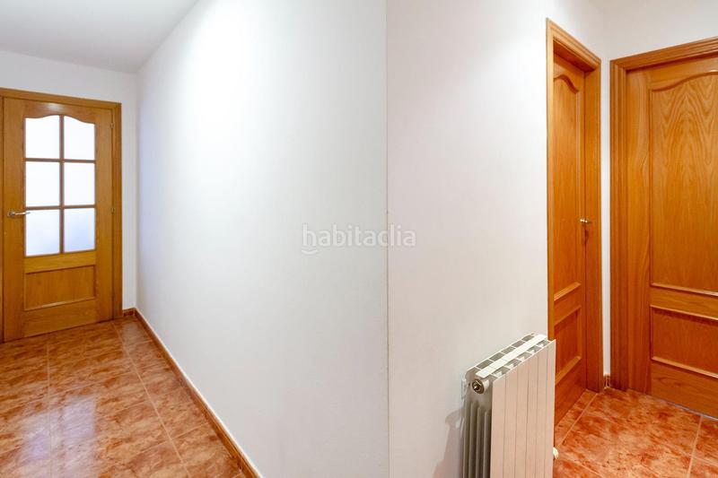 Foto b24065c8-3685-4a3b-b6ec-e37e04f844a4. Piso amplio piso con jardín, barbacoa y piscina comunitaria en Gavà