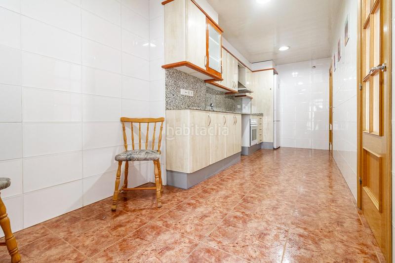 Foto b94c1110-8d1b-43fa-af5b-f6d301af58e0. Piso amplio piso con jardín, barbacoa y piscina comunitaria en Gavà