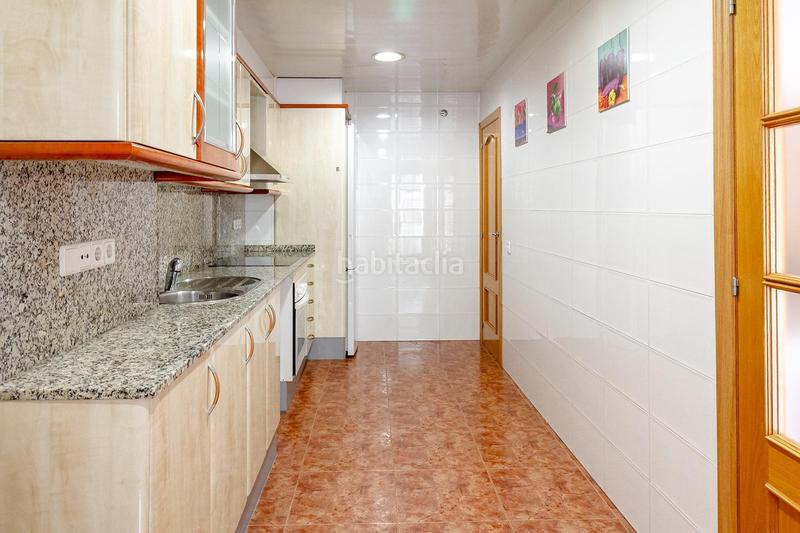 Foto d6aea9f7-2bcd-4078-ba46-8ecc7a974b15. Piso amplio piso con jardín, barbacoa y piscina comunitaria en Gavà