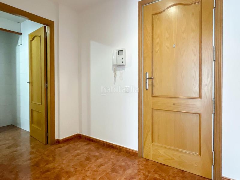 Foto e864257b-0ae4-41a9-a56a-78a950122cfe. Piso amplio piso con jardín, barbacoa y piscina comunitaria en Gavà