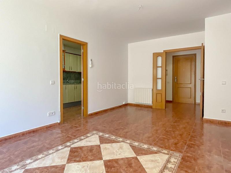 Foto fe6dc5a5-f9fa-452a-a8f4-c8ff3c74d9e1. Piso amplio piso con jardín, barbacoa y piscina comunitaria en Gavà