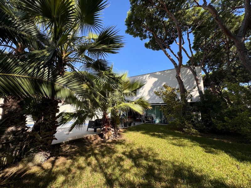 Foto 126b66ff-35d6-44d7-91ad-60516611d06c. Casa con riscaldamento parcheggio piscina in Gava Mar Gavà