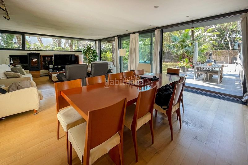 Foto 4d79629a-ff3d-40b3-abf2-fcaa92c801a7. Casa con riscaldamento parcheggio piscina in Gava Mar Gavà
