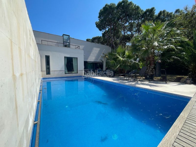 Foto f85ee667-ee0d-4828-8dd7-7f0ff31e6c39. Casa con riscaldamento parcheggio piscina in Gava Mar Gavà