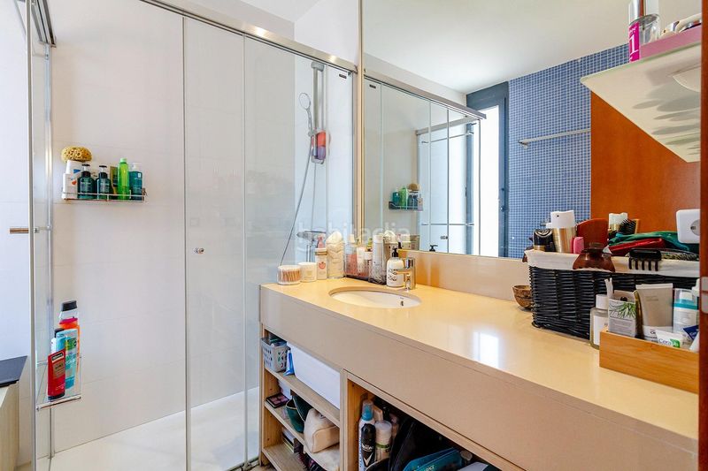 Foto fec0a898-1b77-4fd5-9406-7882f1f1a5dc. Casa con riscaldamento parcheggio piscina in Gava Mar Gavà