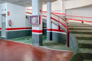 Parking coche en Castell-Poble Vell. Plaza de parking y trastero