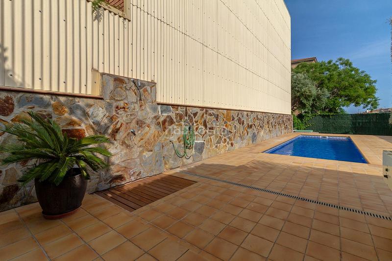 Foto 328c634c-6f85-4603-b518-cdd7b6cbda8f. Erdgeschoss mit heizung parking pool in Els Canyars Castelldefels