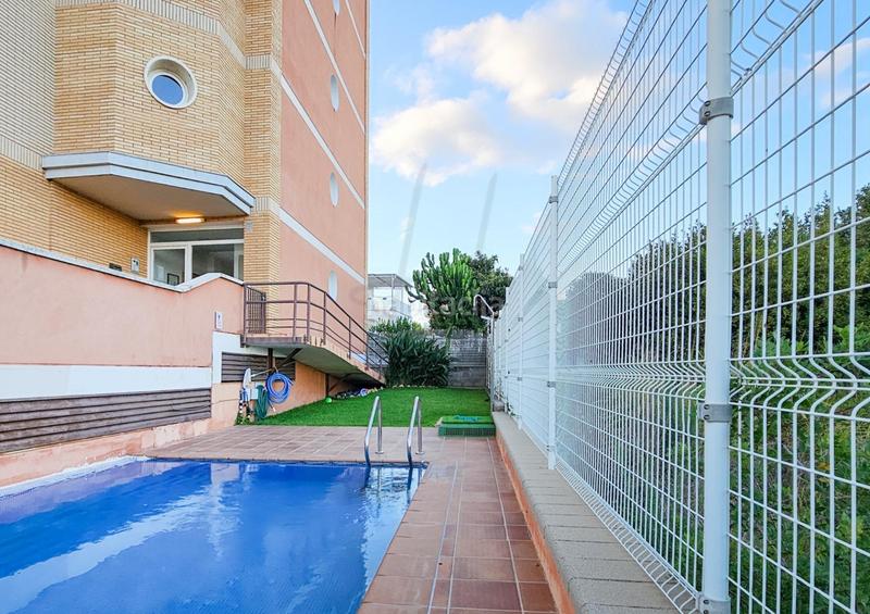 Foto 2db8f4bf-43b4-4b92-87de-66911e7b3d29. Penthouse with heating parking pool in Bonavista Vendrell (El)