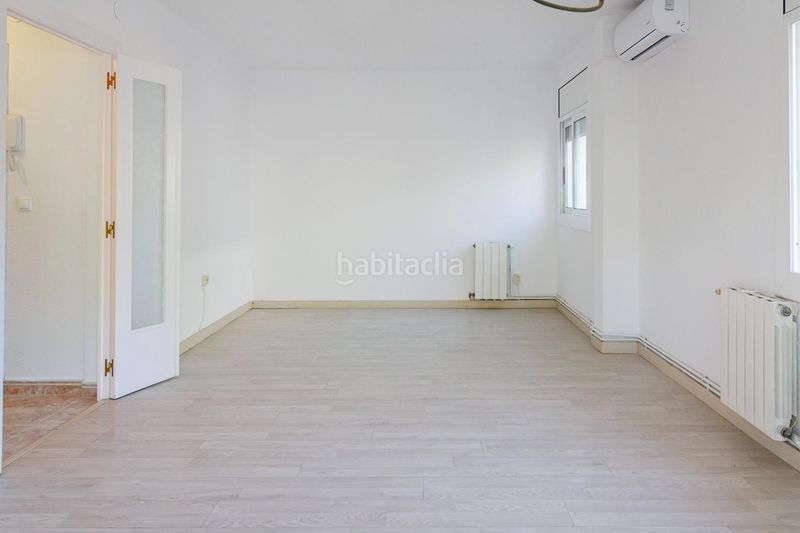 Foto b1457363-eda5-478b-8f81-bc989a0e0c1c. Pis amb aparcament a Baixador Castelldefels