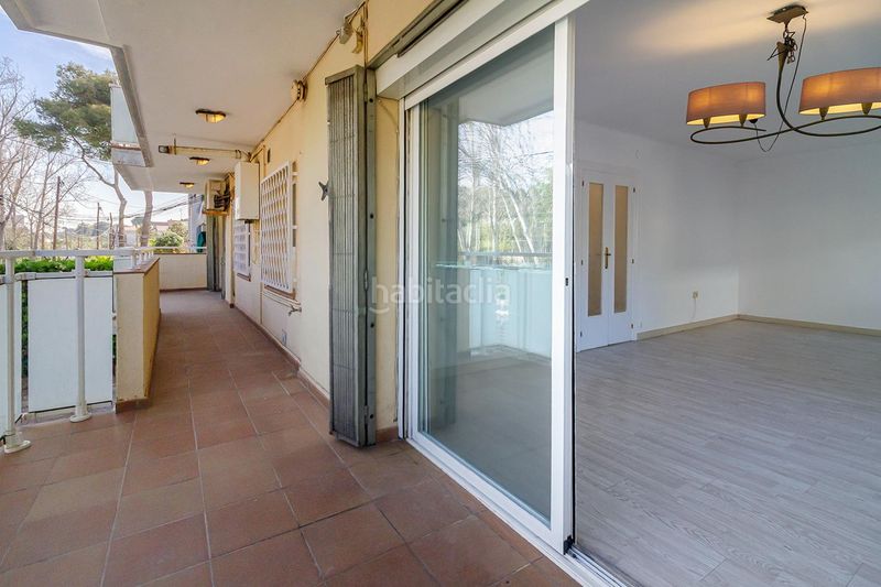 Foto fd75095a-2657-485b-9498-0a84d5cc33a3. Pis amb aparcament a Baixador Castelldefels