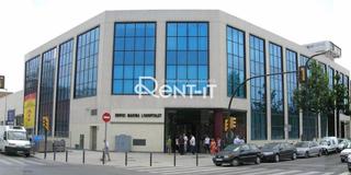 Affitto Locale commerciale in Centre. Local de 150 m2 en hospitalet, fachada acristalada. edificio exc