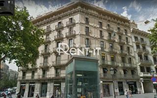 Location Bureau à Dreta de l´Eixample. Edificio de oficinas en finca regia