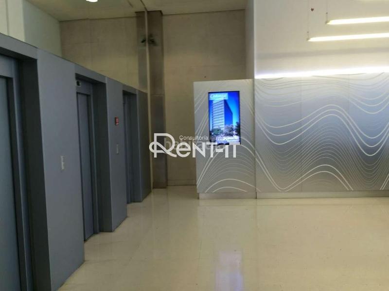 Foto 640f3399-389f-4bd7-8e4c-87082d8595c9. Rent office space with parking in La Marina del Port Barcelona