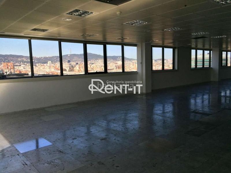 Foto 6b184421-eb92-485d-a3c0-c6aa680b4858. Rent office space with parking in La Marina del Port Barcelona