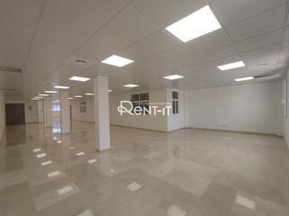 Lloguer Oficina a La Nova Esquerra de lEixample. Oficina de 205m2 reformada en eixample