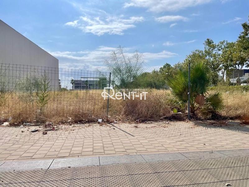 Foto 4aa44979-c5d9-47d6-bda1-6c75d32e1b4c. Solar industrial a Vilamarina Viladecans