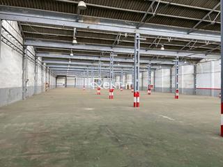 Lloguer Nau industrial a Almeda - El Corte Inglés. Nave tipo c, de 3.670m2 construidos, 3458m2 en planta baja en co