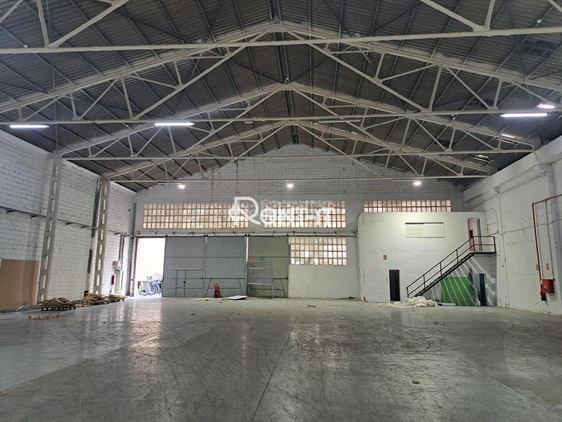 Foto 450f832e-77a3-4048-97f7-3a55c2c26831. Rent industrial building in Centre Hospitalet de Llobregat (L´)