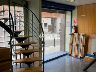 Local Comercial  Valeta. Local de 362 m2 divididos en dos plantas.