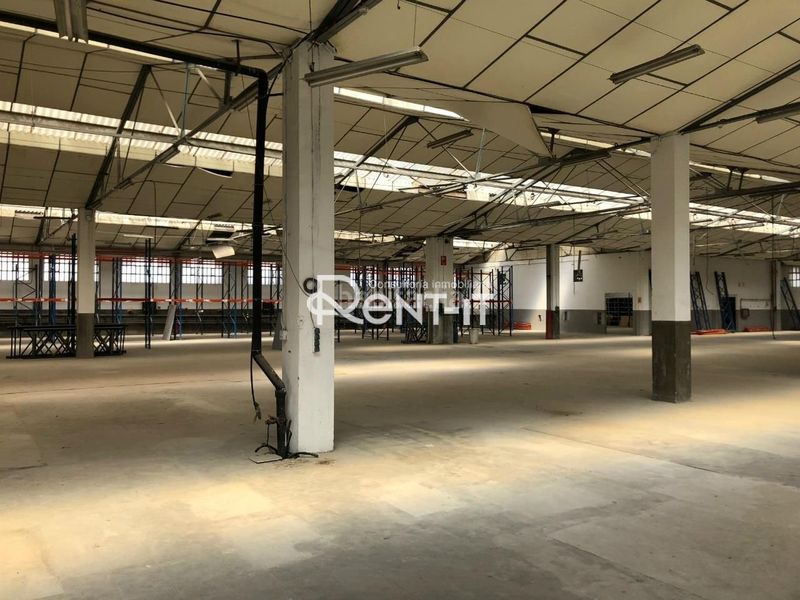 Foto 7c6a5559-41ef-4d91-8aa6-594a9326b826. Alquiler nave industrial  de 8.000 m2 en poligono fonollar. en Sant Boi de Llobregat