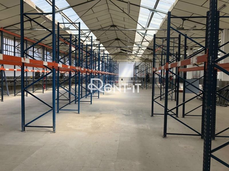 Foto ac45b0b1-ca27-4652-8024-ab08cef9bcaa. Alquiler nave industrial  de 8.000 m2 en poligono fonollar. en Sant Boi de Llobregat