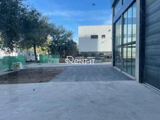 Location Local commercial  Juan carlos i. Local comercial de 356m2 gran via sur.