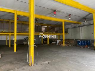 Industrial building  Ferrocarril. Nave industrial en venta de 1300m2 con montacargas, viladecans.