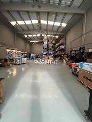 Lloguer Nau industrial  Murcia. Nave diáfana de 776 m2 con 7 plazas de parking exterior.