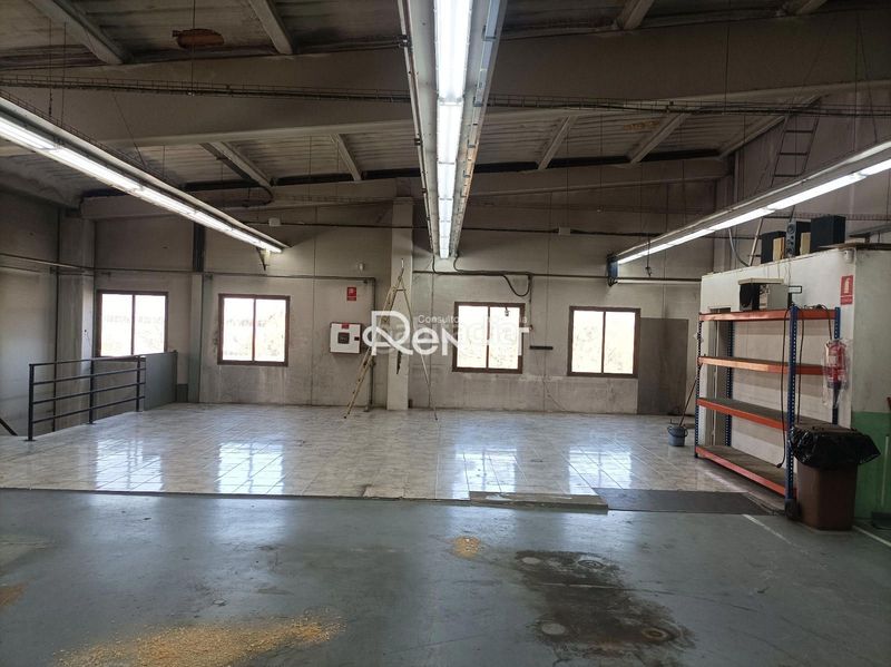 Foto f0f6d273-7ab3-432a-ac5f-49f6c8de19a5. Alquiler nave industrial  en p.i. sant antoni en Sant Vicenç dels Horts