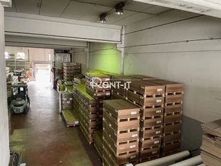 Miete Fabrikhalle  Industria. Nave de 1.000 m2 en alquiler, con montacargas en poligono el plà