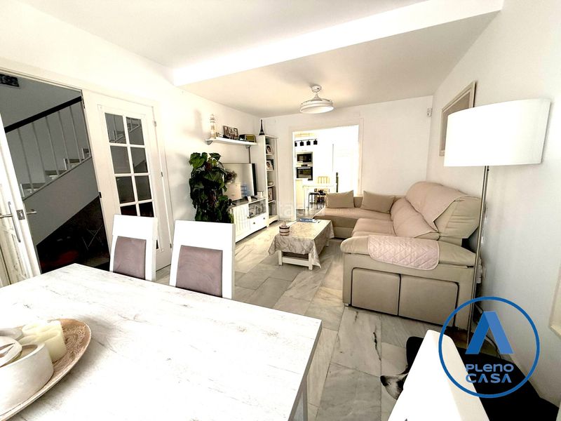 Foto 1678f338-9e46-45e1-babc-2d36bb6992cb. Casa aparellada a Centro Mijas