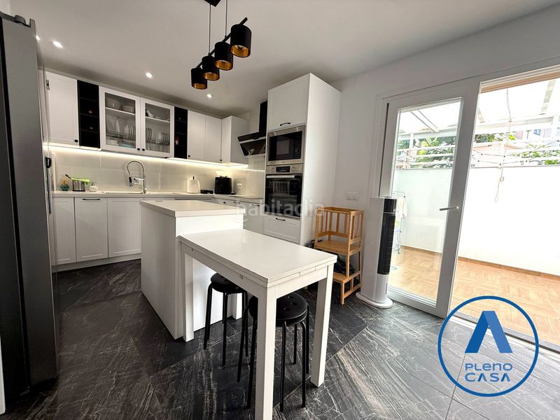 Foto c488700f-8b58-4023-aec0-534c88bd30b9. Casa aparellada a Centro Mijas