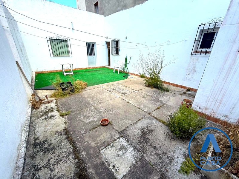 Foto 173a539a-da7a-4f47-8ccd-6e173f445aad. Casa adossada a El Rinconcillo Algeciras