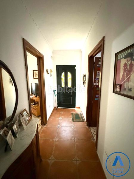 Foto b3247d11-8873-465e-9072-5958af8cf7f1. Casa adossada a El Rinconcillo Algeciras