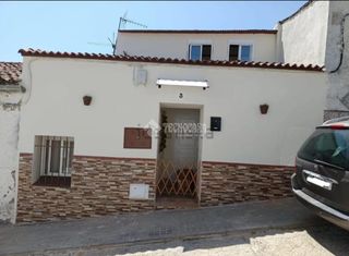 Casa bifamiliare in Almadén de la Plata. Casa en venta en almadén de la plata