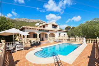 Xalet  Partida les cucarres. Bonito y elegante villa con vistas al mar