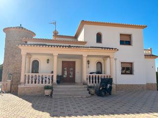 Xalet  Pla senieta. Amplio chalet cerca de todos los servicios, playa y pueblo