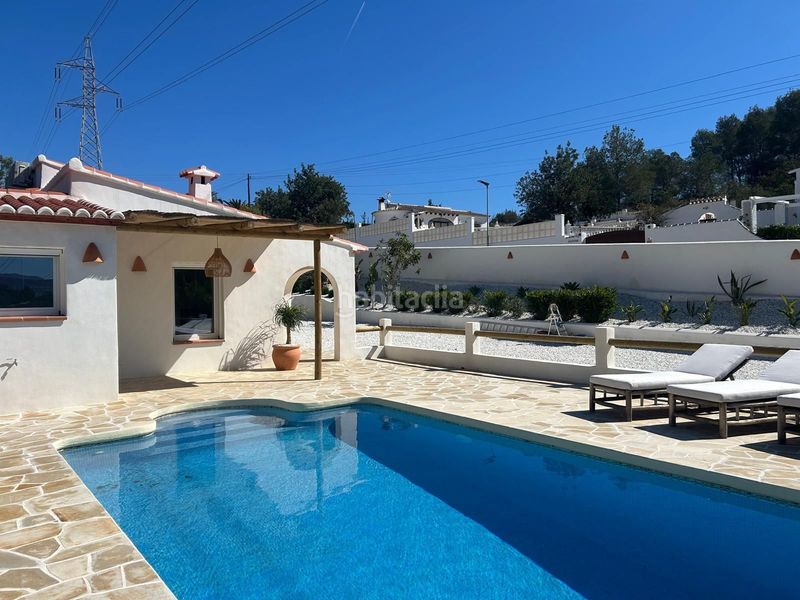 Foto 9fd436f4-586e-41d5-97fa-487bd455b786. Casa amb piscina a La Empedrola Calp