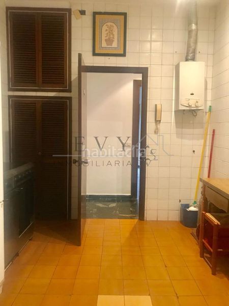 Foto b9352c68-4ff8-4c3e-9801-6d505db09995. Flat with heating in Centro Melilla