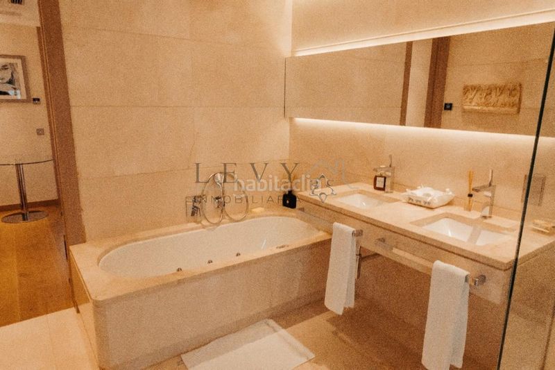 Foto 48932c43-a4f8-444b-a661-5498883917c2. Apartament amb calefacció aparcament piscina a Puente Romano Marbella