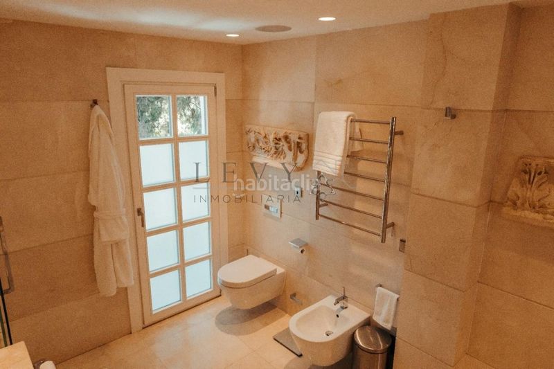 Foto b9abca71-45bf-4dbf-967d-58ab8f1cfd17. Apartament amb calefacció aparcament piscina a Puente Romano Marbella